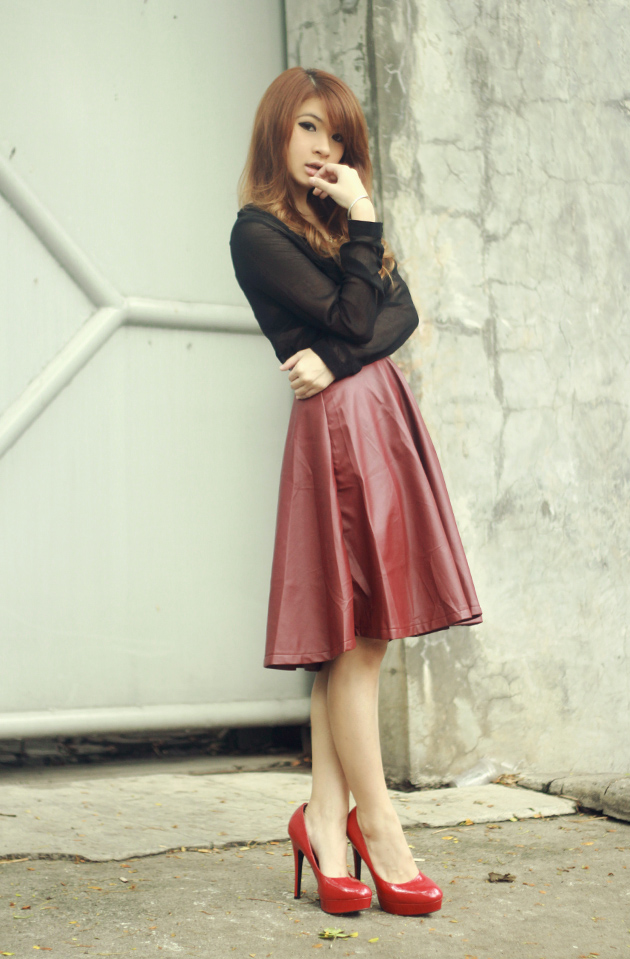 Guess red leather clearance skirt